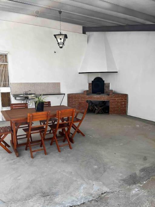 Agradable Casa Con Chimenea Interior Y Barbacoa. Villa Graja de Iniesta Kültér fotó
